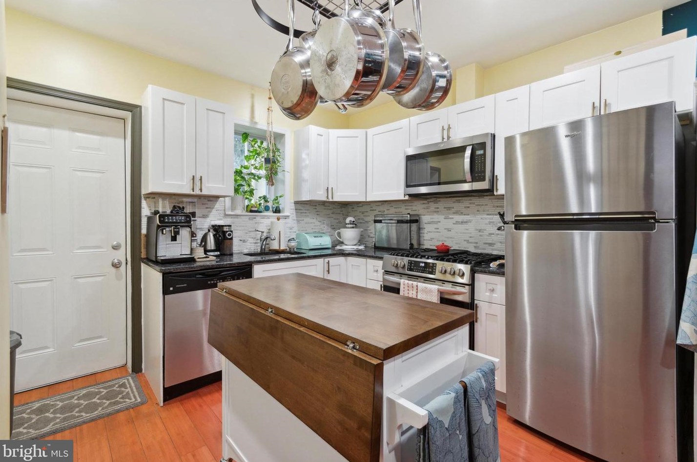 126 Pleasant St, Philadelphia PA  19119-2144 exterior