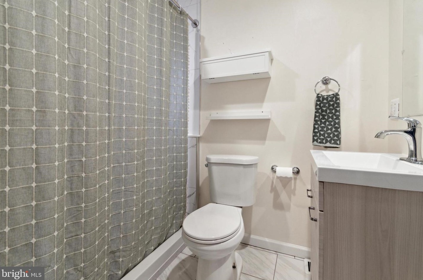 126 Pleasant St, Philadelphia PA  19119-2144 exterior