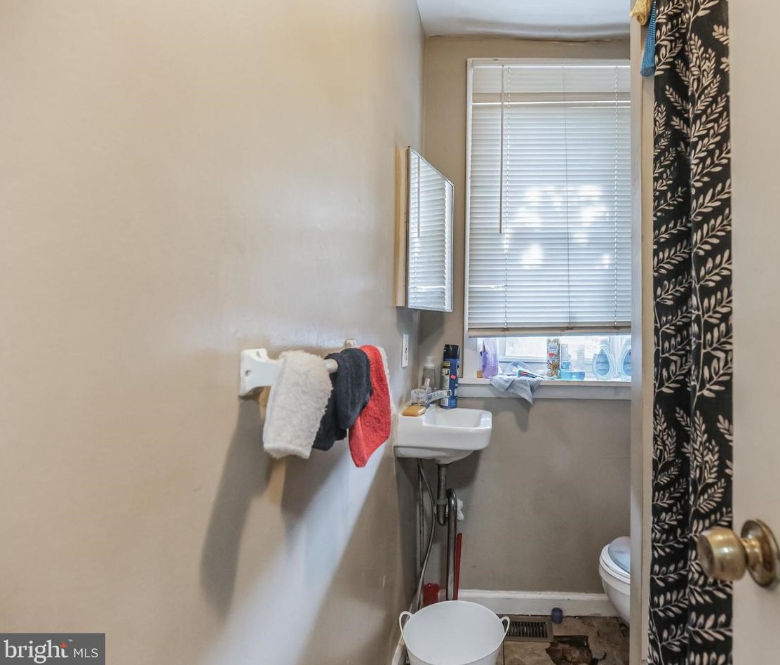 3425 Tampa St, Philadelphia PA 19134-1229 exterior