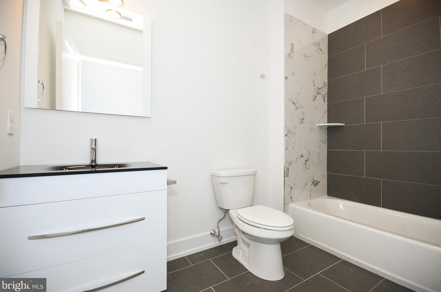 6164 Ridge Ave, Philadelphia PA  19128-2628 exterior