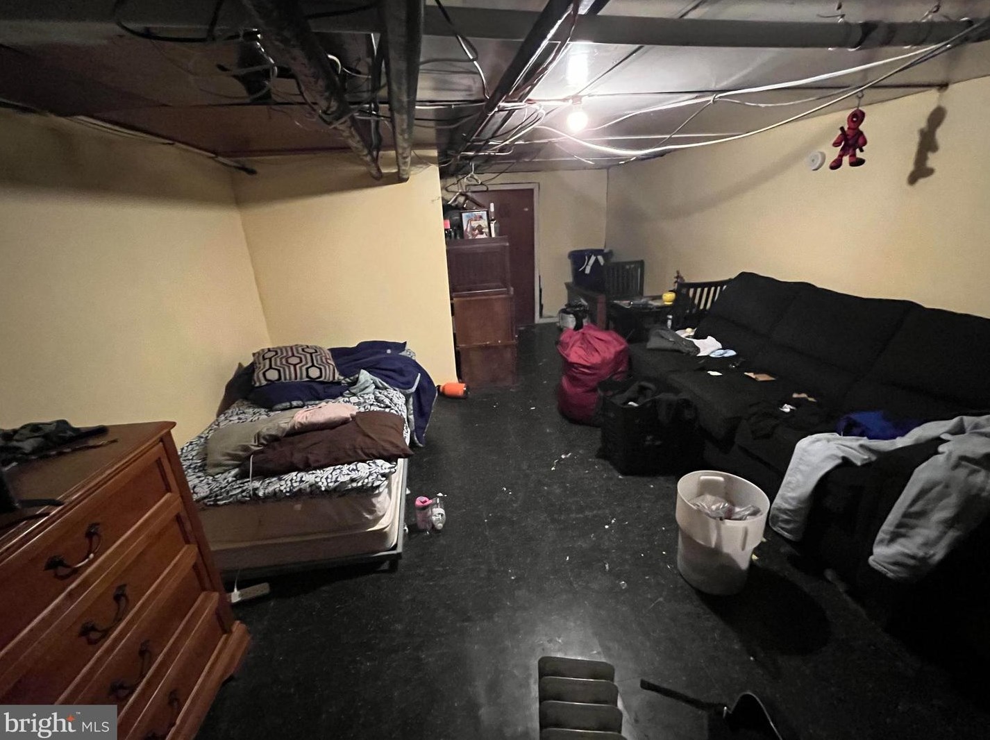 6027 Thompson St, Philadelphia PA 19121-4727 exterior