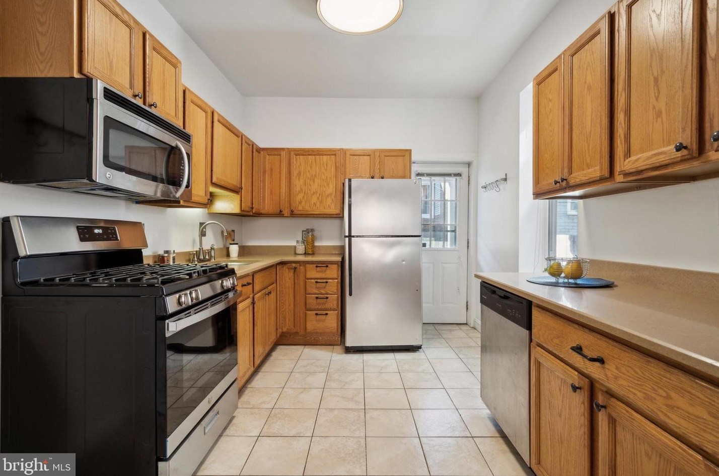 2618 Swain St, Philadelphia PA  19130-2407 exterior