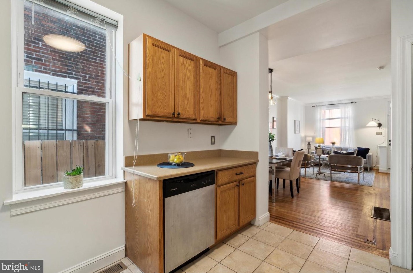 2618 Swain St, Philadelphia PA  19130-2407 exterior