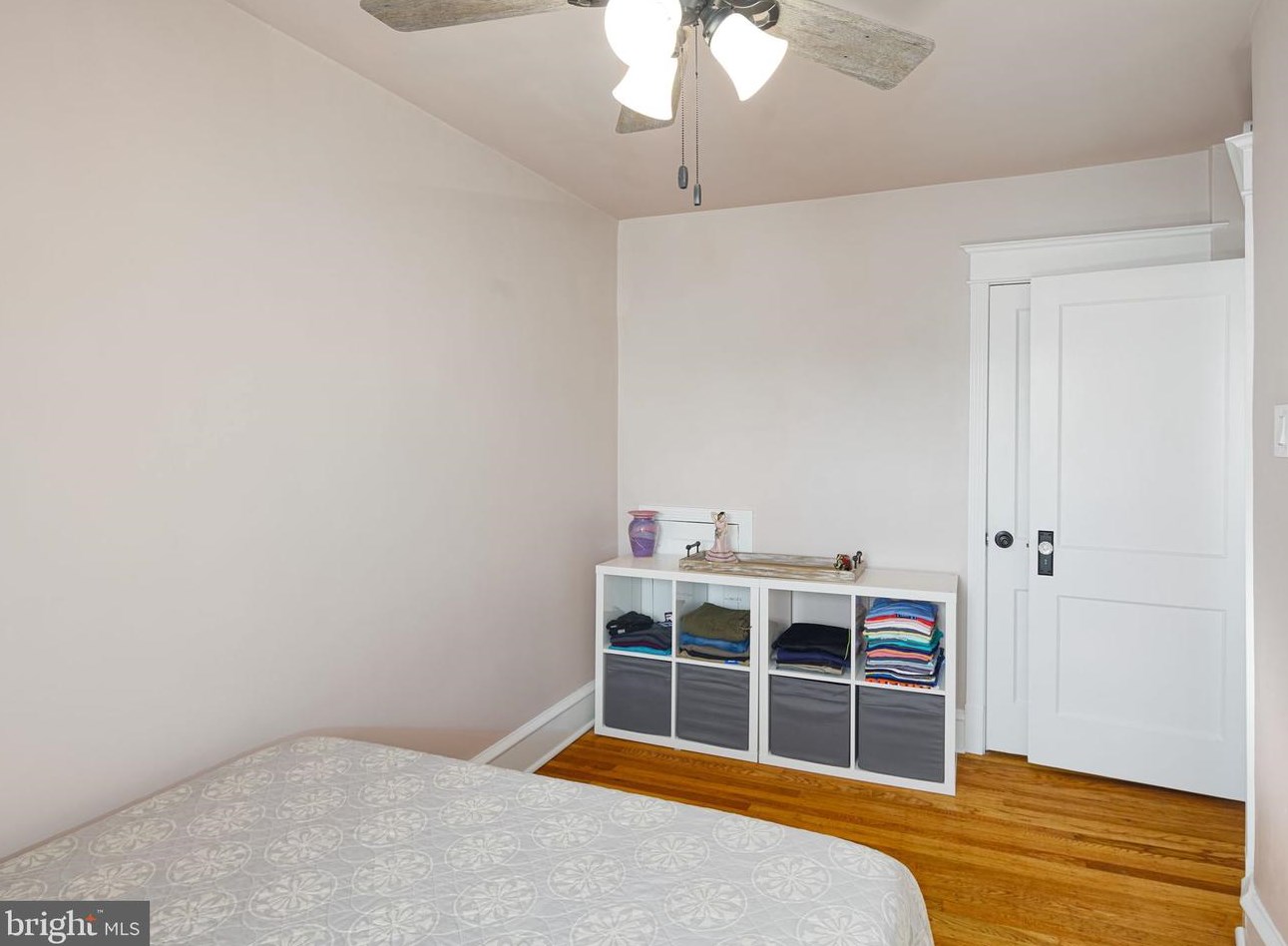3334 Ainslie St, Philadelphia PA  19129-1442 exterior