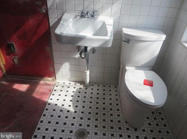 2025 62 St, Philadelphia PA 19151-3435 exterior