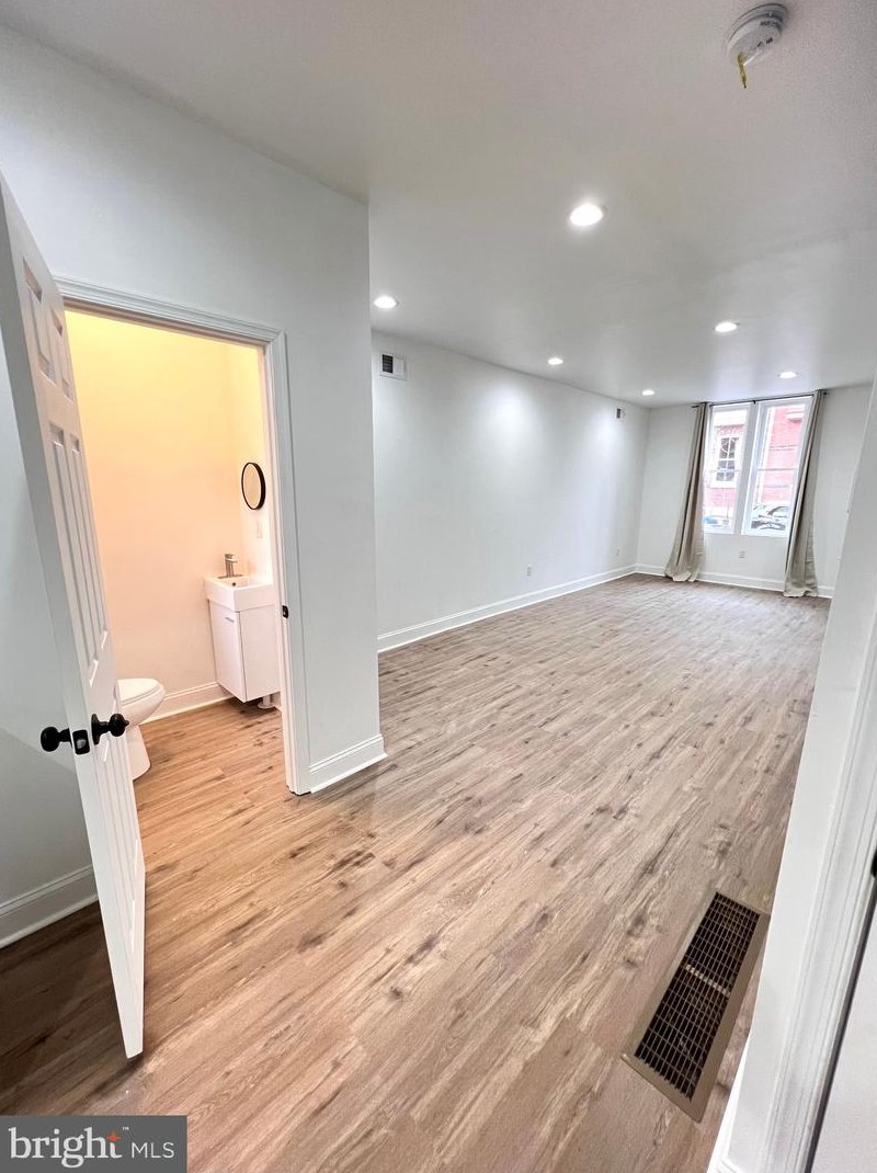 3041 Stiles St, Philadelphia PA  19121-4410 exterior