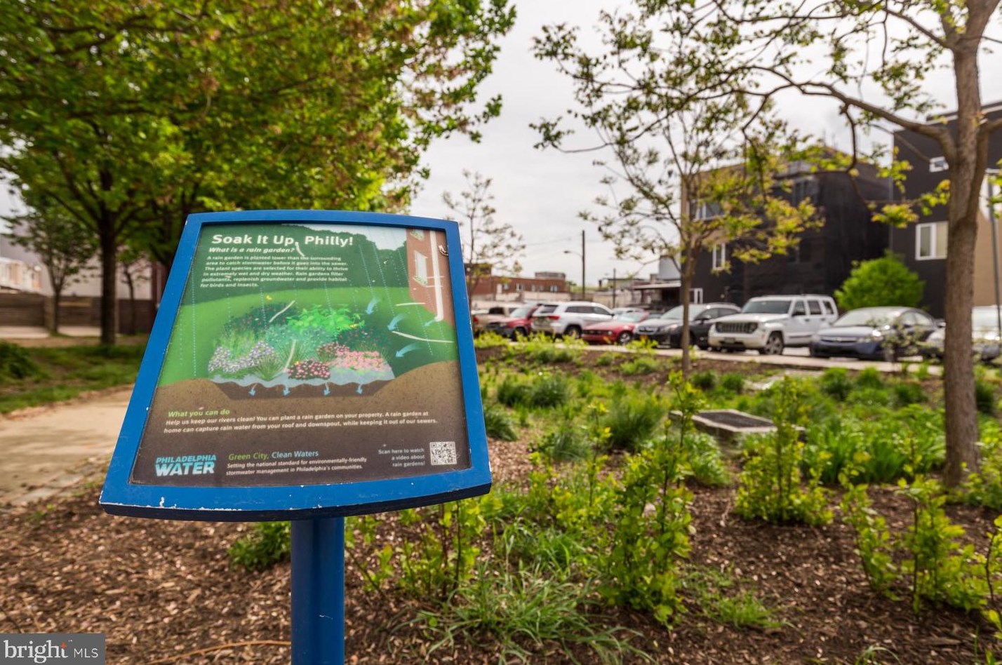 2132 Berges St, Philadelphia PA  19125-1915 exterior