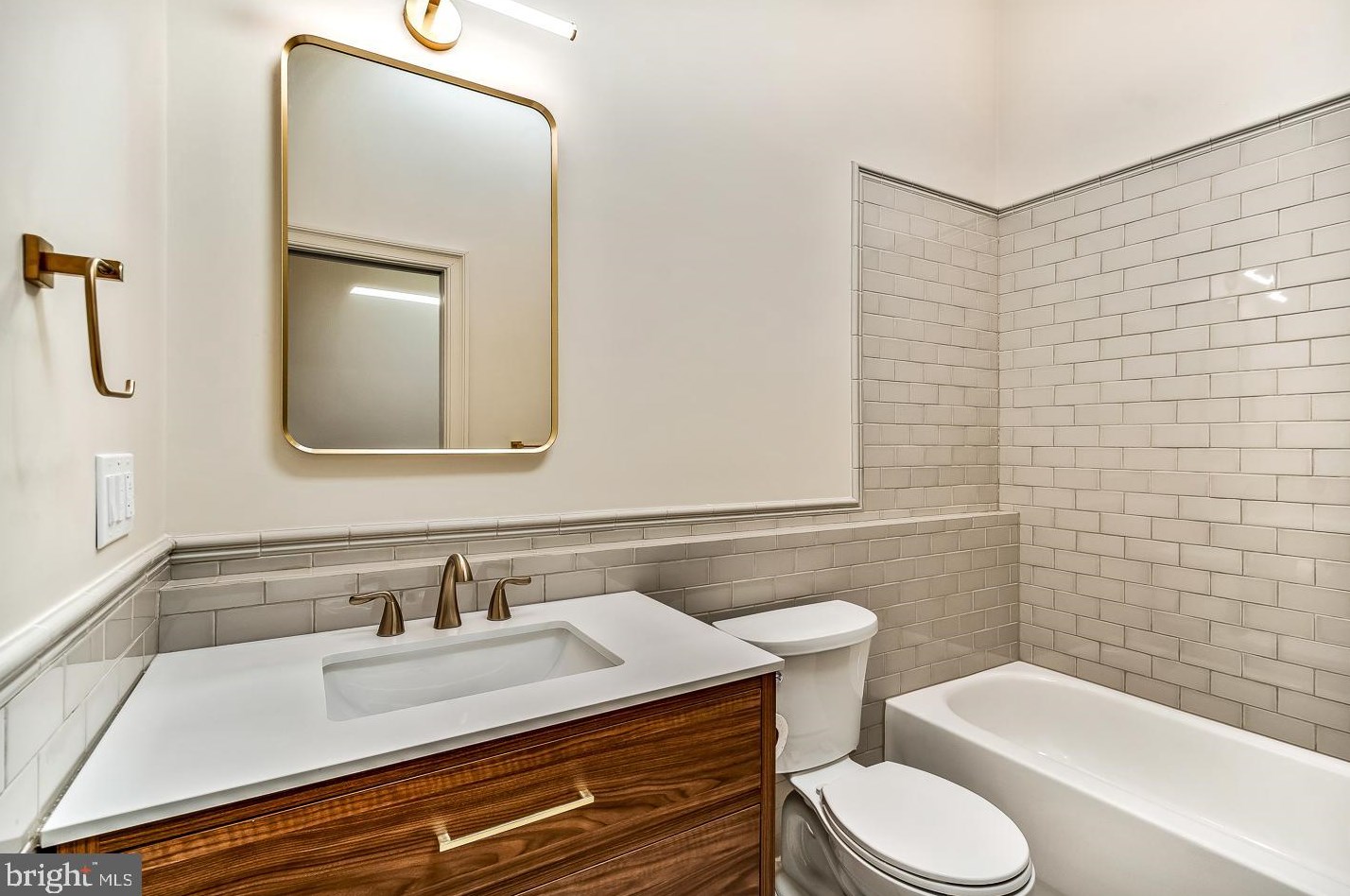 1456 Wilt St, Philadelphia PA  19125-2711 exterior