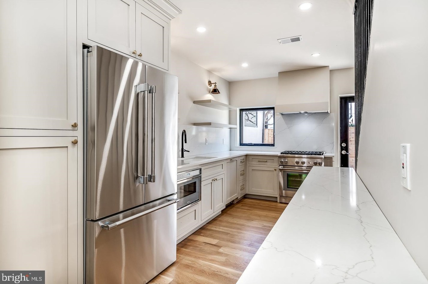 1456 Wilt St, Philadelphia PA  19125-2711 exterior