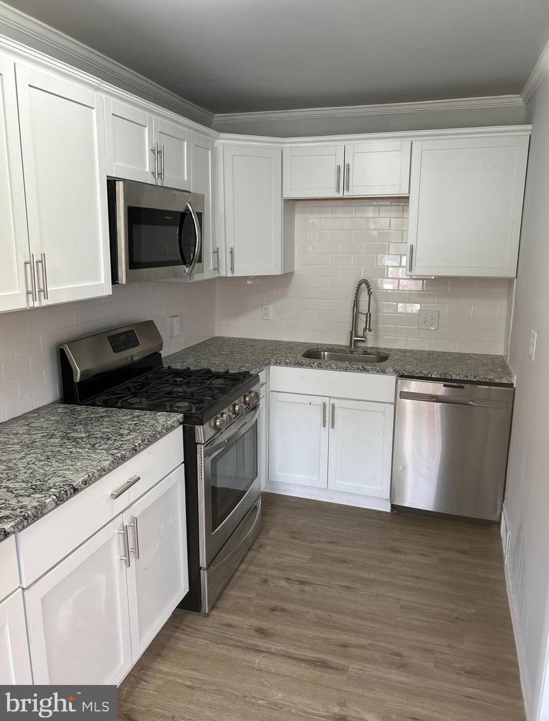 7619 Wyndale Ave, Philadelphia PA 19151-2707 exterior