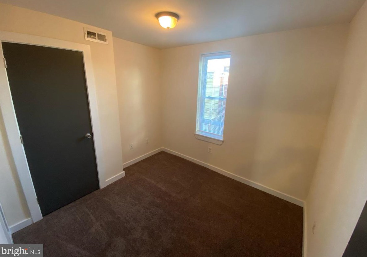 1433 Wanamaker St, Philadelphia PA  19131-3825 exterior