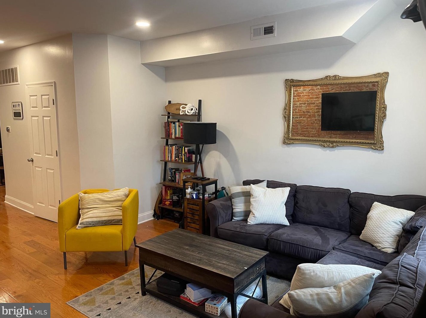 2109 Earp St, Philadelphia PA  19146-4531 exterior
