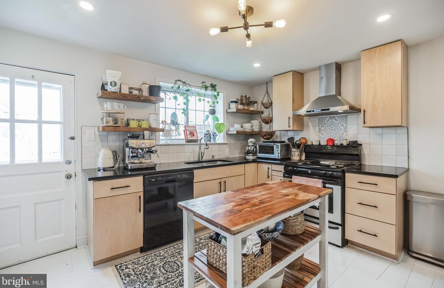 3431 Crawford St, Philadelphia PA  19129-1515 exterior