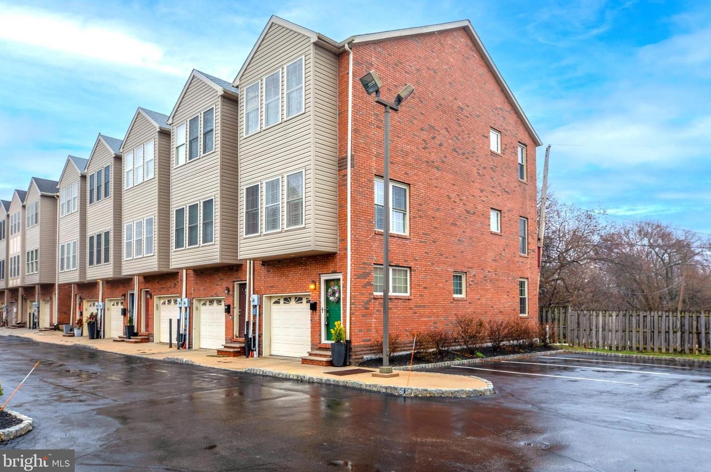 635 Dupont St, Philadelphia PA  19128-2615 exterior