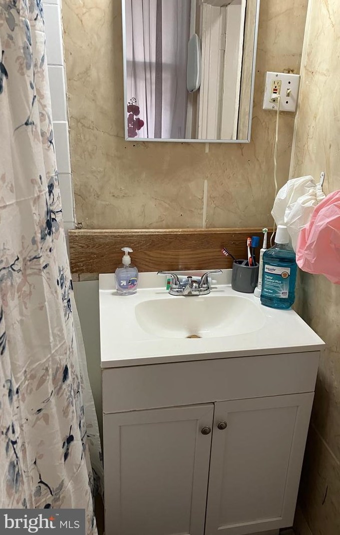 5033 Walnut St, Philadelphia PA 19139-4250 exterior