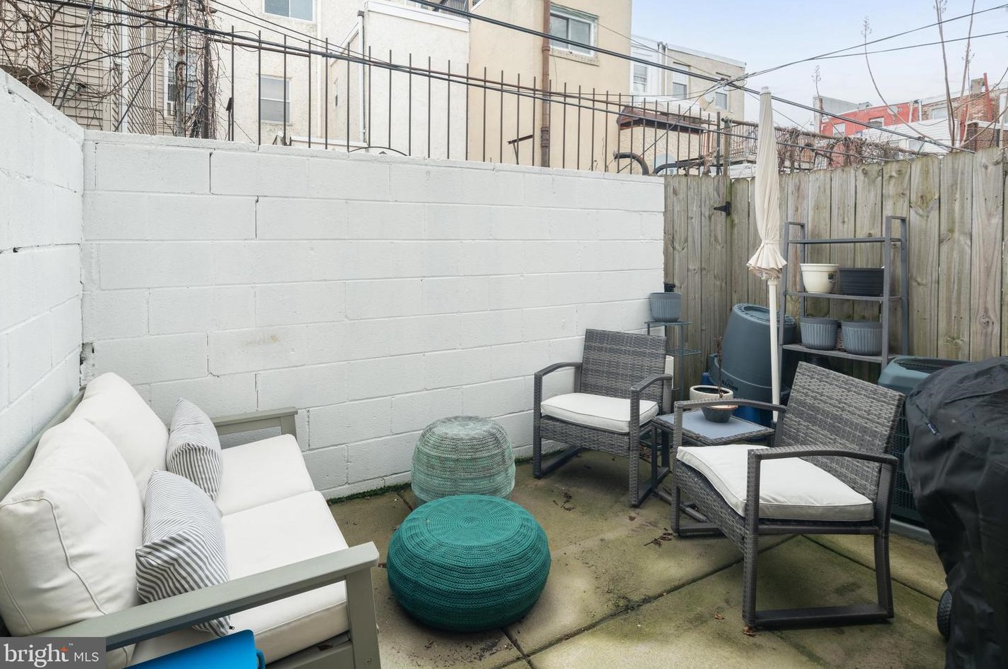 409 Hoffman St, Philadelphia PA  19148-2520 exterior