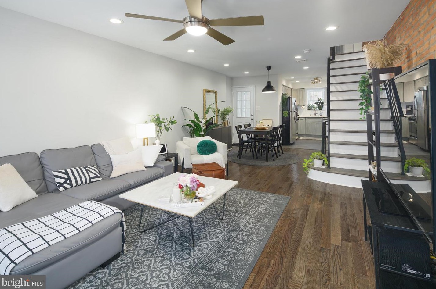 409 Hoffman St, Philadelphia PA  19148-2520 exterior