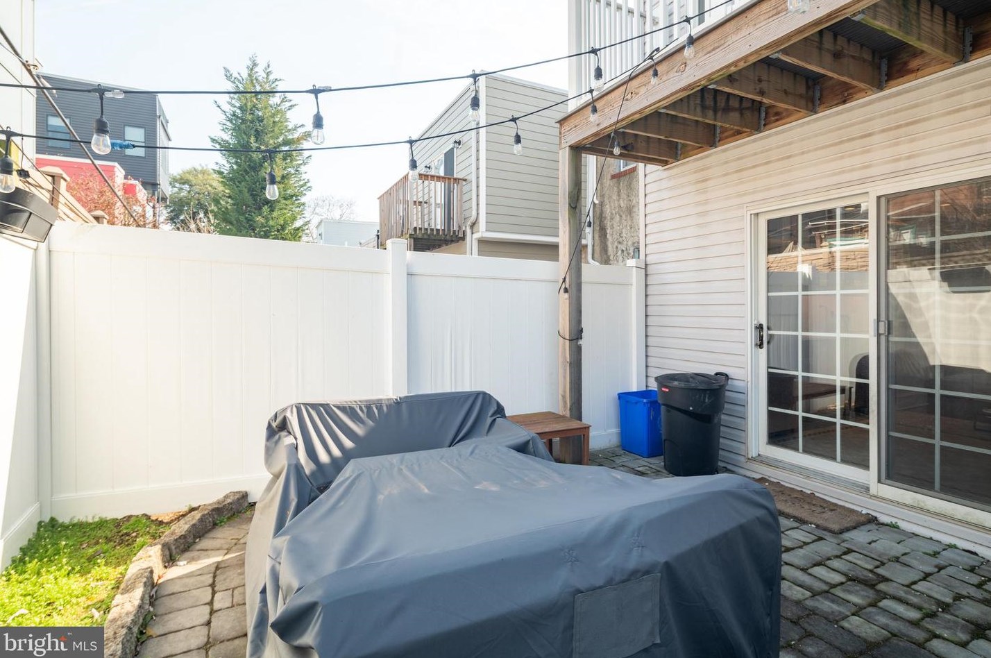 2227 Pemberton St, Philadelphia PA  19146-1140 exterior