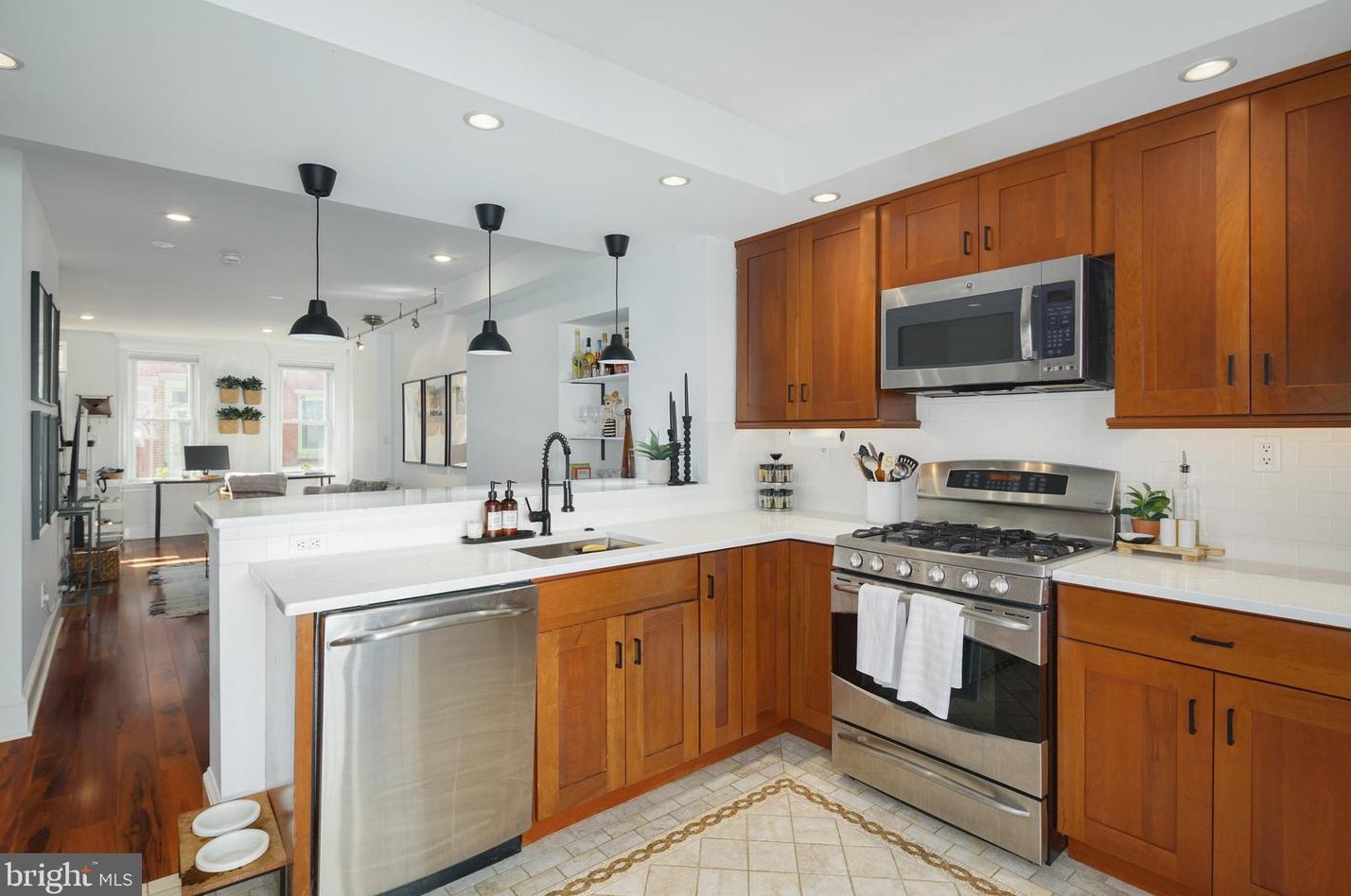 2227 Pemberton St, Philadelphia PA  19146-1140 exterior