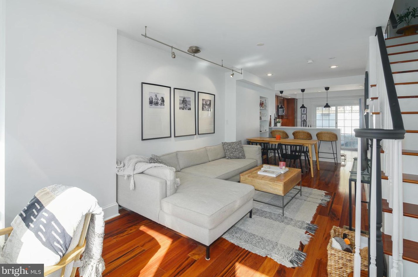 2227 Pemberton St, Philadelphia PA  19146-1140 exterior