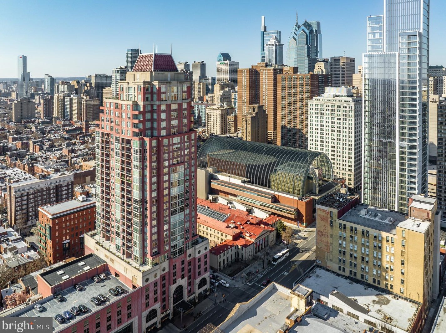 440 Broad St, Philadelphia PA  19146-4900 exterior