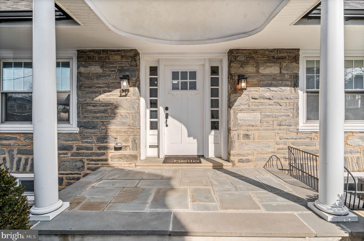 551 Walnut Ln, Philadelphia PA  19128-1742 exterior