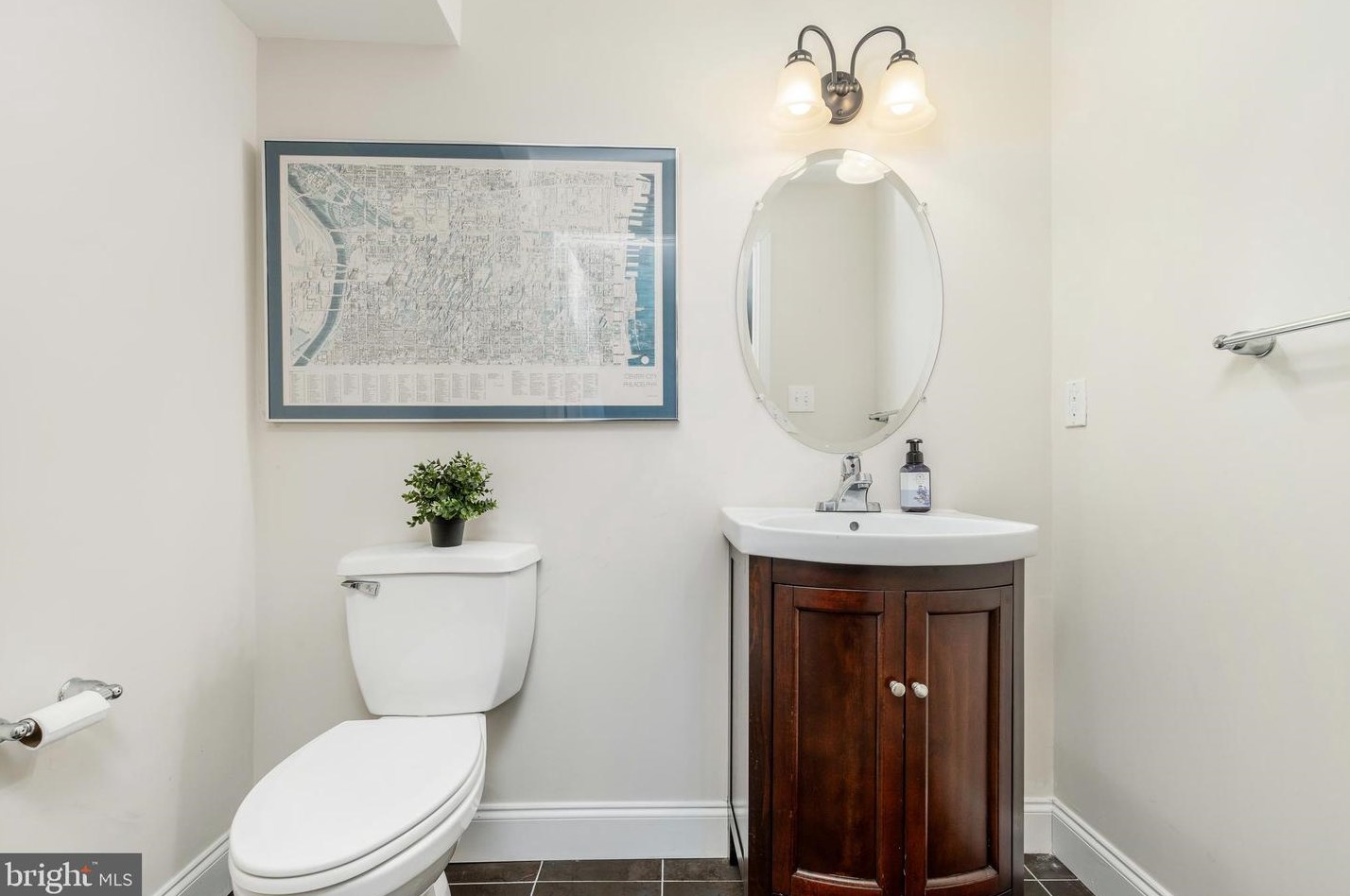 270 Delmar St, Philadelphia PA 19128-4502 exterior