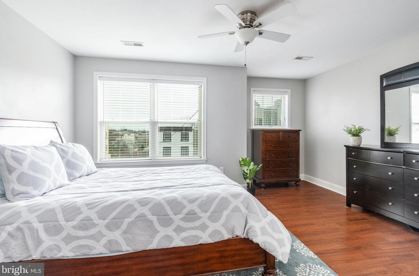 270 Delmar St, Philadelphia PA 19128-4502 exterior