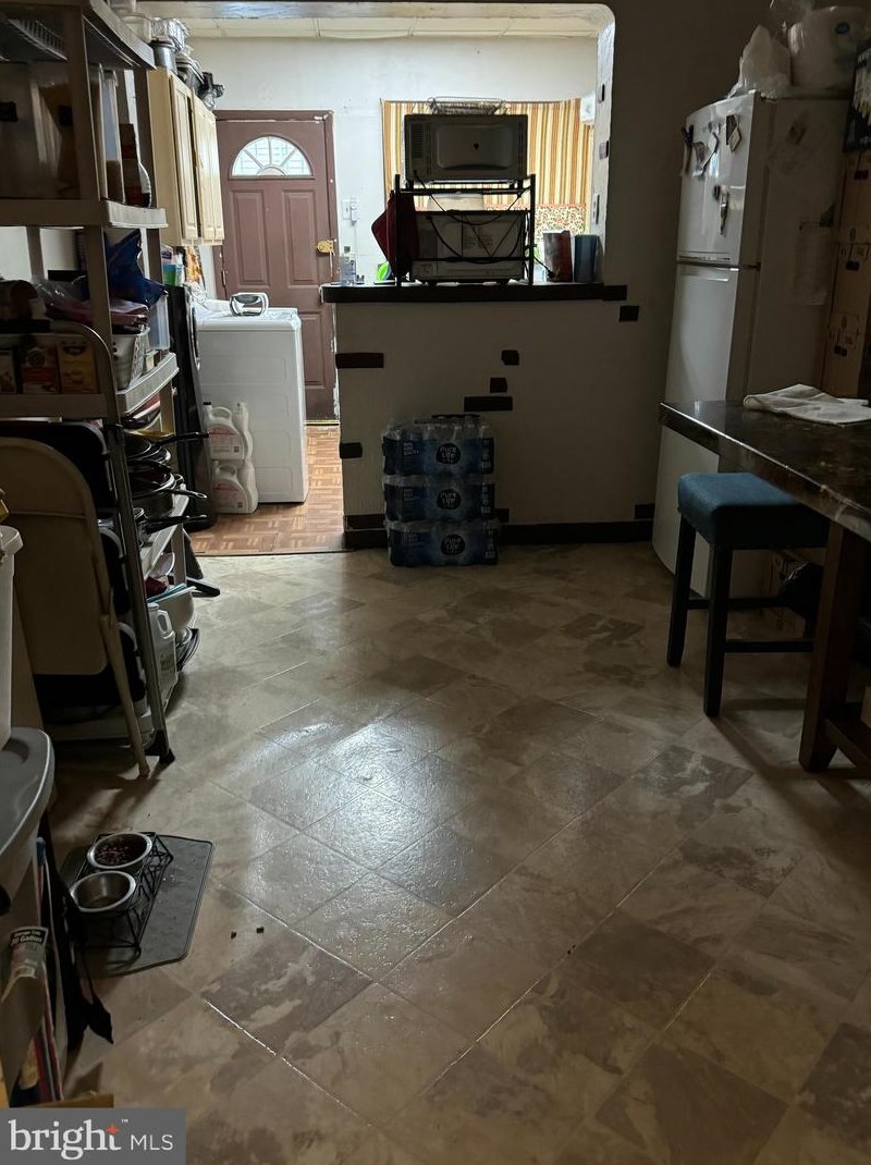 1827 Airdrie St, Philadelphia PA 19124-5540 exterior