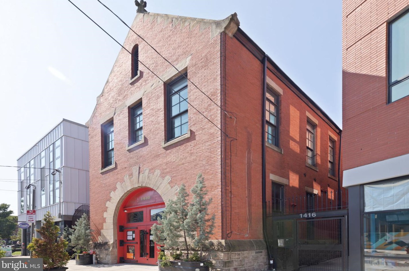 1416 Frankford Ave, Philadelphia PA  19125-4410 exterior