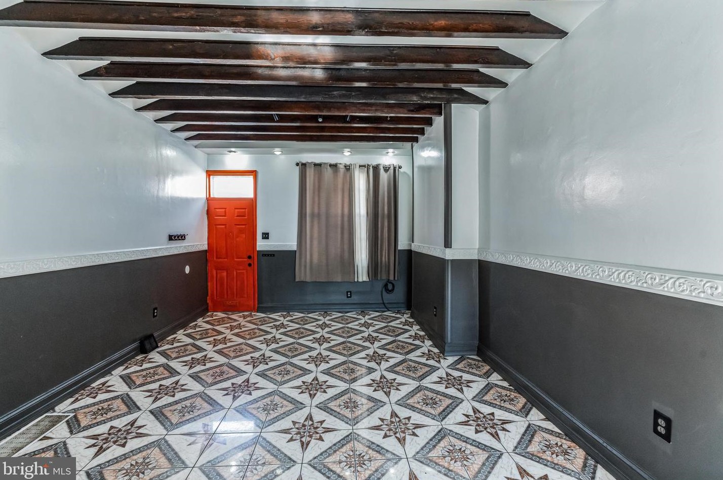 102 Huntingdon St, Philadelphia PA  19133-0040 exterior