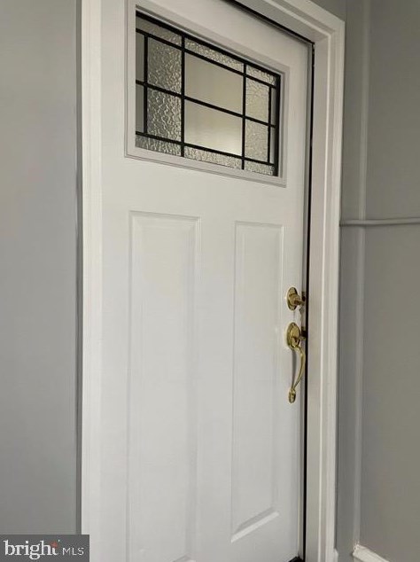 536 Walnut Ln, Philadelphia PA 19128-1756 exterior