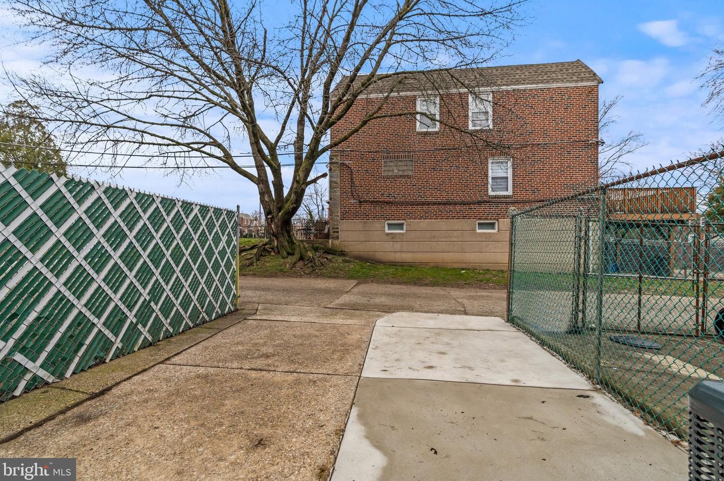 1331 Vernon Rd, Philadelphia PA  19150-2121 exterior