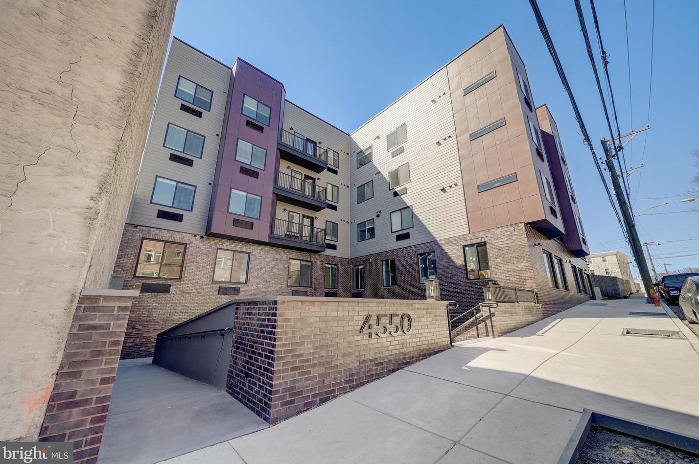 4550 Mitchell St, Philadelphia PA  19128-3319 exterior