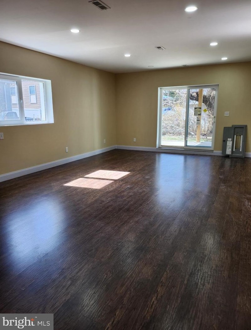 9200 Evans St, Philadelphia PA  19115-4947 exterior