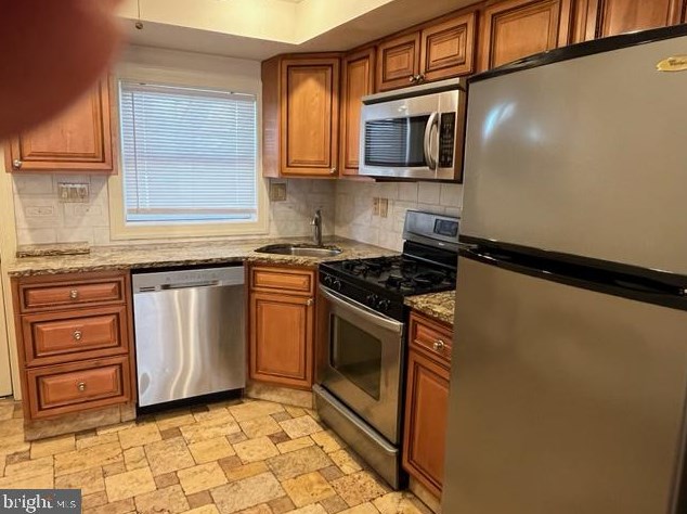 831 Earp St, Philadelphia PA  19147-5707 exterior