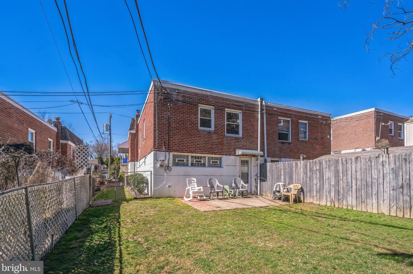 604 Hagner St, Philadelphia PA  19128-1406 exterior