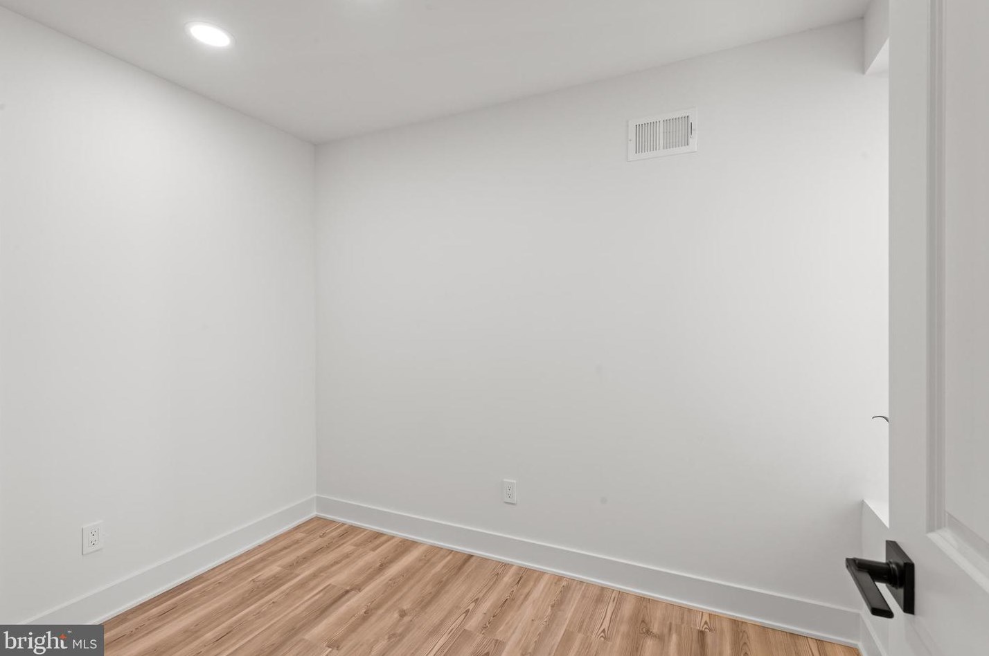 1713 Bambrey St, Philadelphia PA 19146-4404 exterior