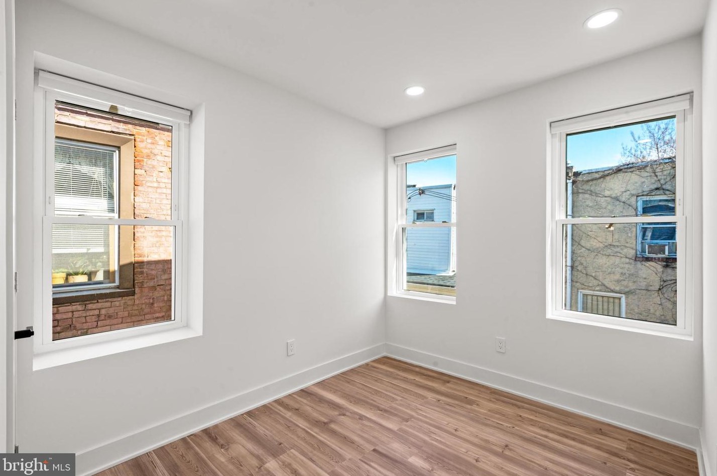 1713 Bambrey St, Philadelphia PA 19146-4404 exterior