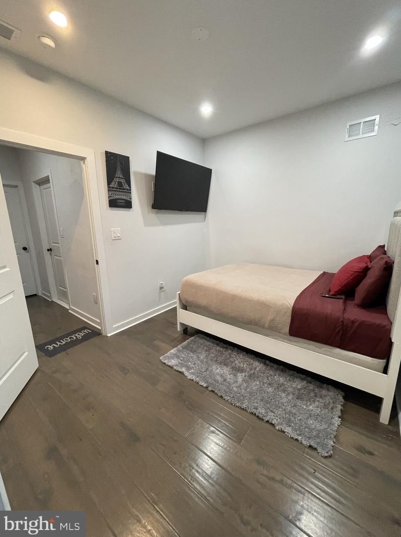 2607 Oakdale St, Philadelphia PA  19132-3123 exterior