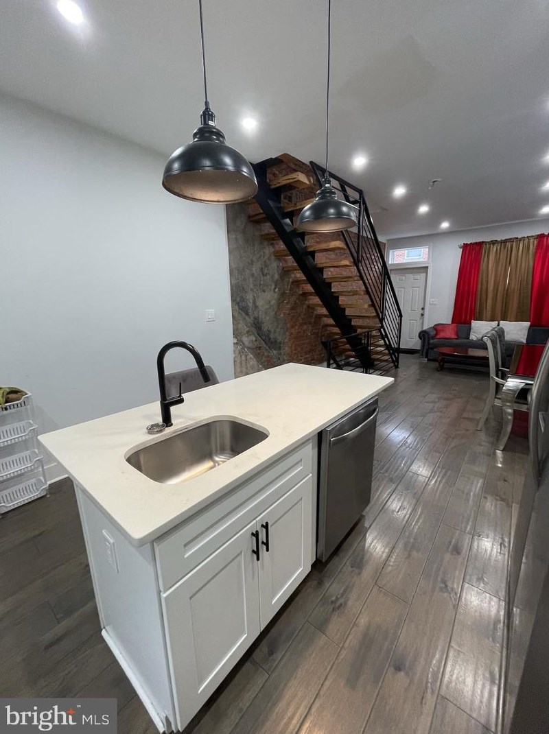 2607 Oakdale St, Philadelphia PA  19132-3123 exterior