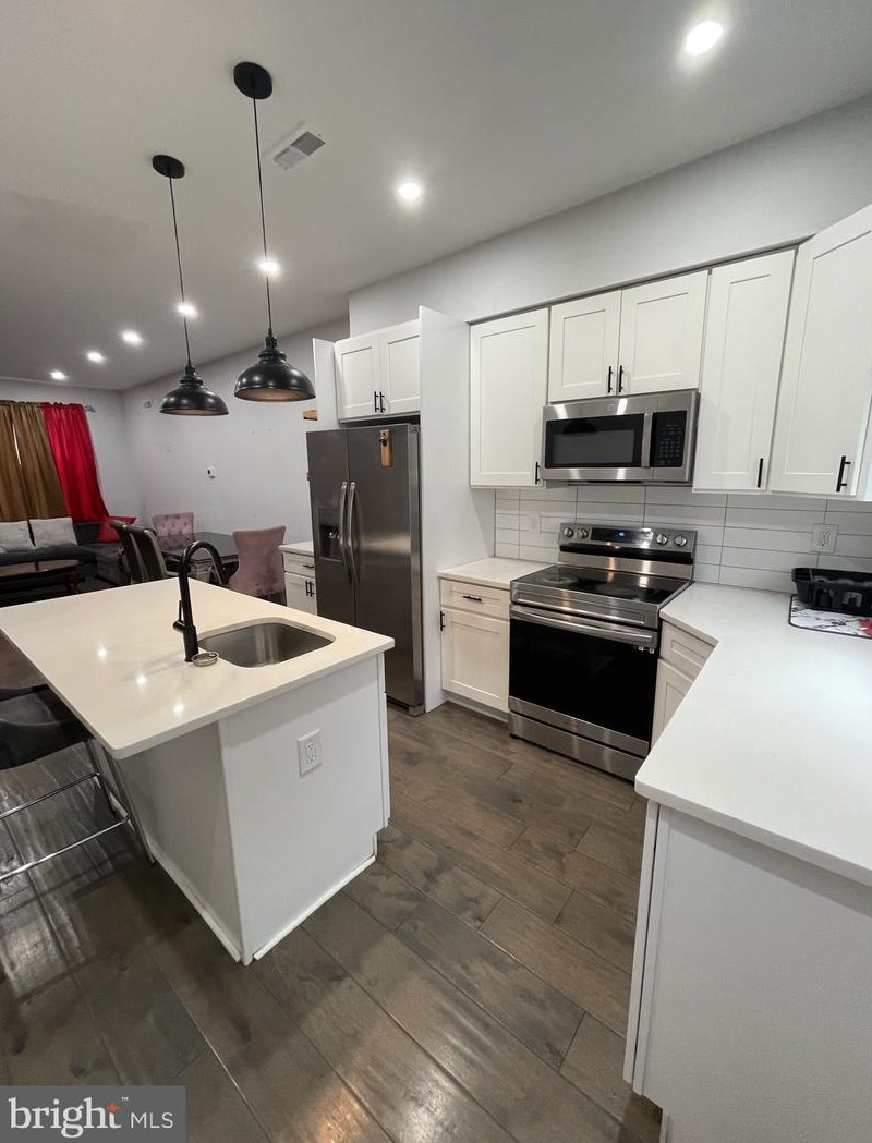 2607 Oakdale St, Philadelphia PA  19132-3123 exterior