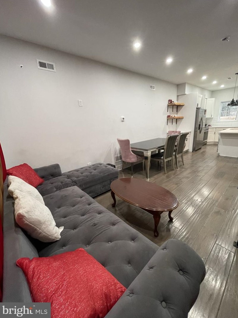 2607 Oakdale St, Philadelphia PA  19132-3123 exterior