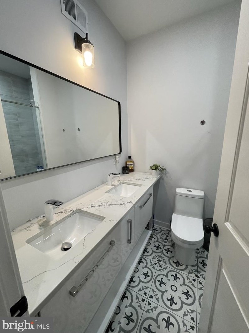 2607 Oakdale St, Philadelphia PA  19132-3123 exterior