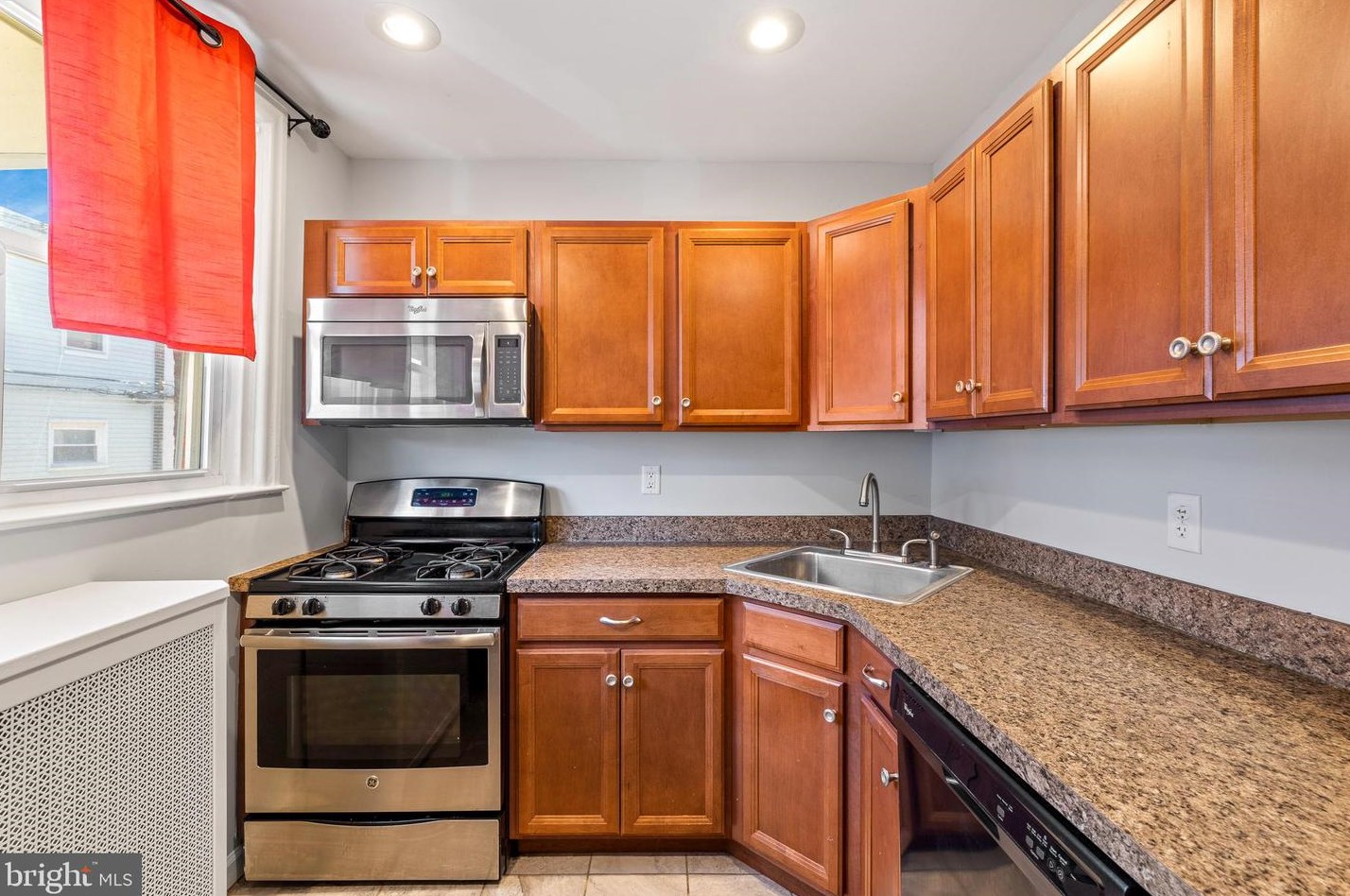 526 Alcott St, Philadelphia PA  19120-1218 exterior