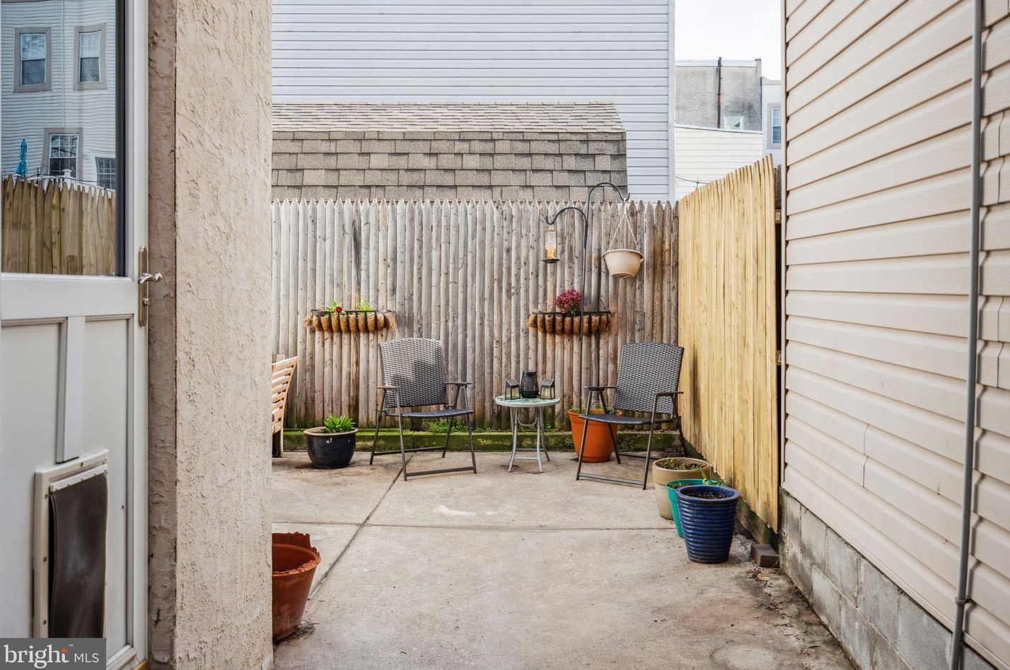 2619 Thompson St, Philadelphia PA  19121-4629 exterior