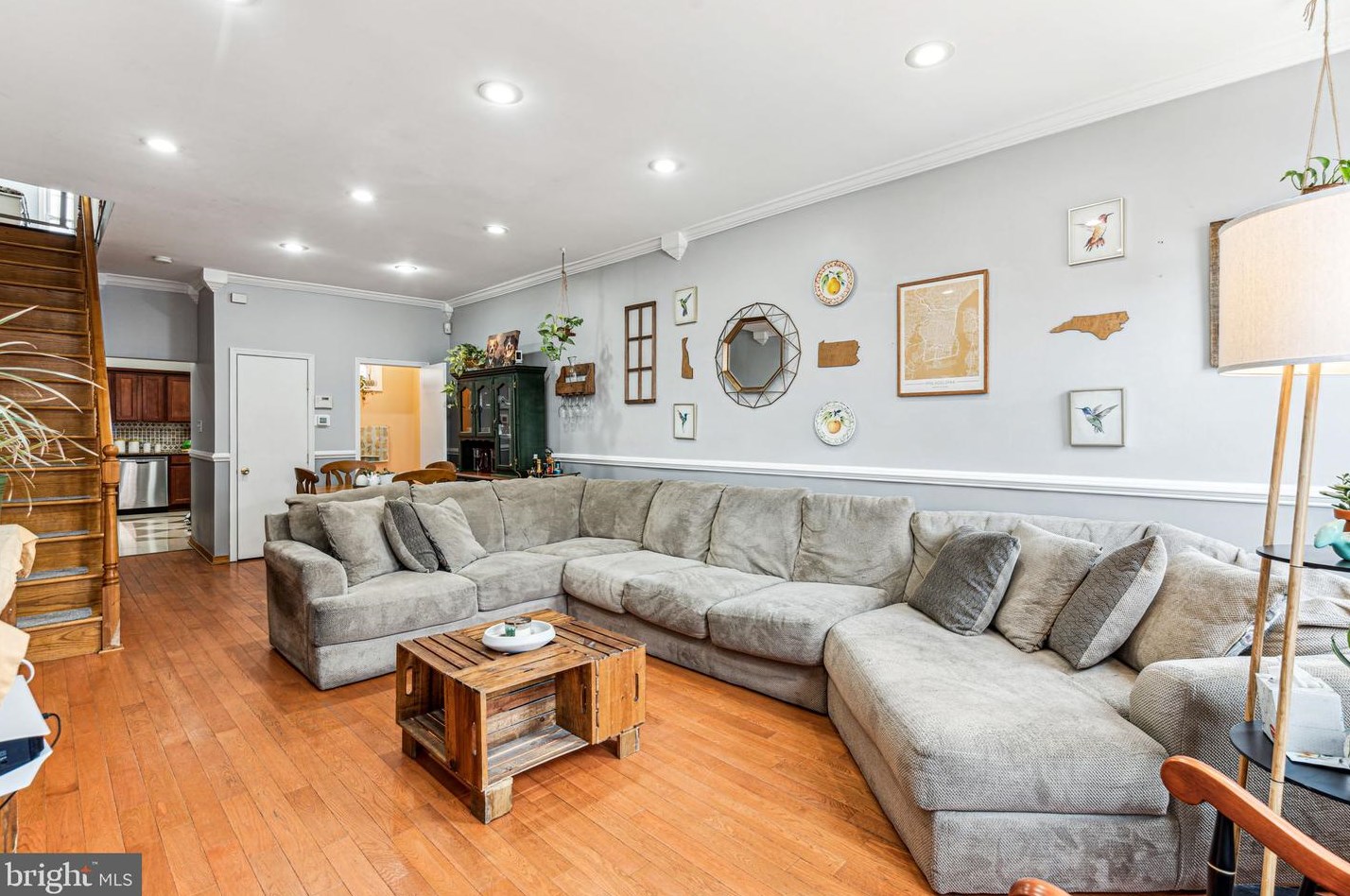 2619 Thompson St, Philadelphia PA  19121-4629 exterior