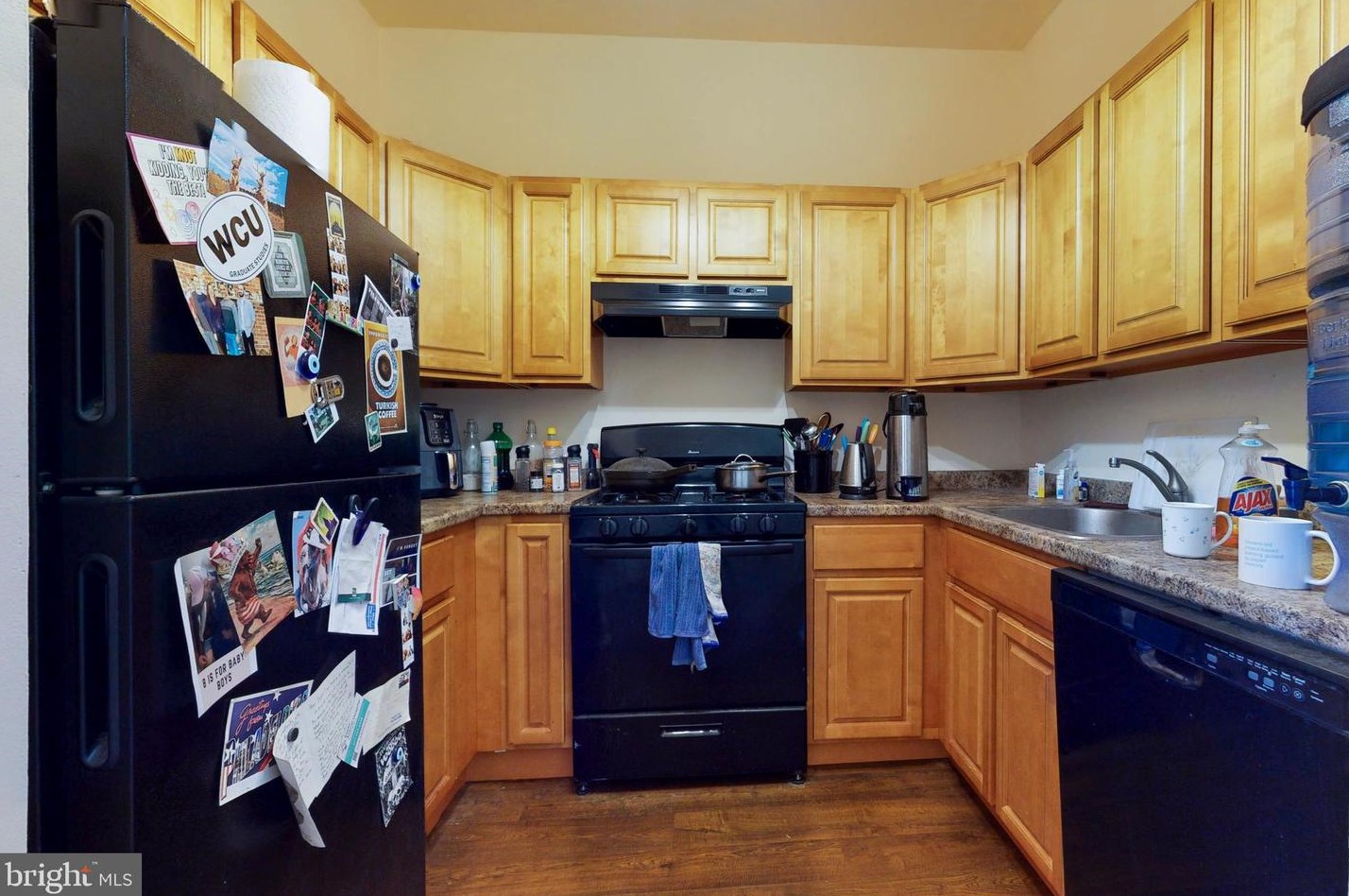 804 Corinthian Ave, Philadelphia PA 19130-1442 exterior