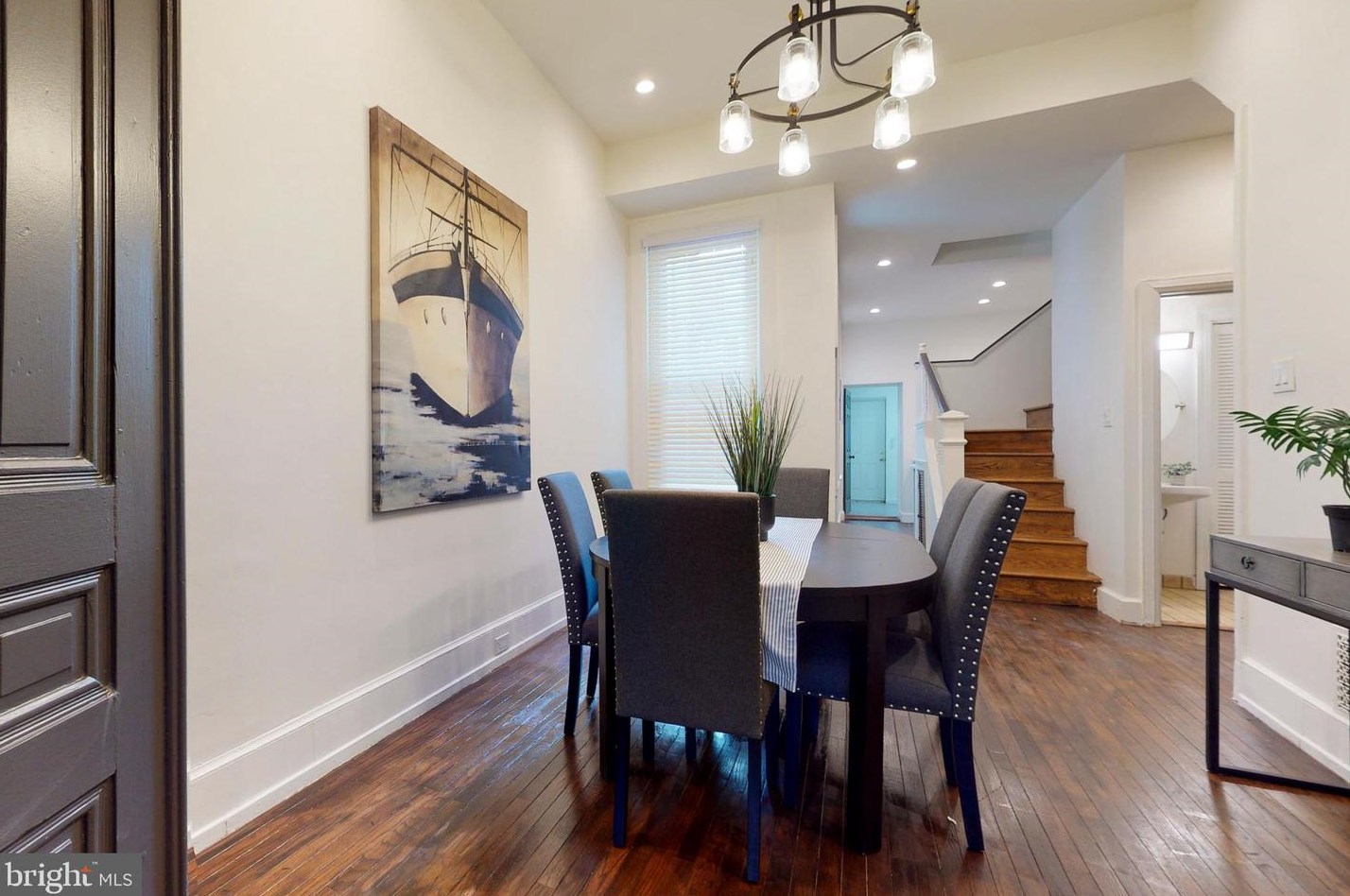 804 Corinthian Ave, Philadelphia PA 19130-1442 exterior