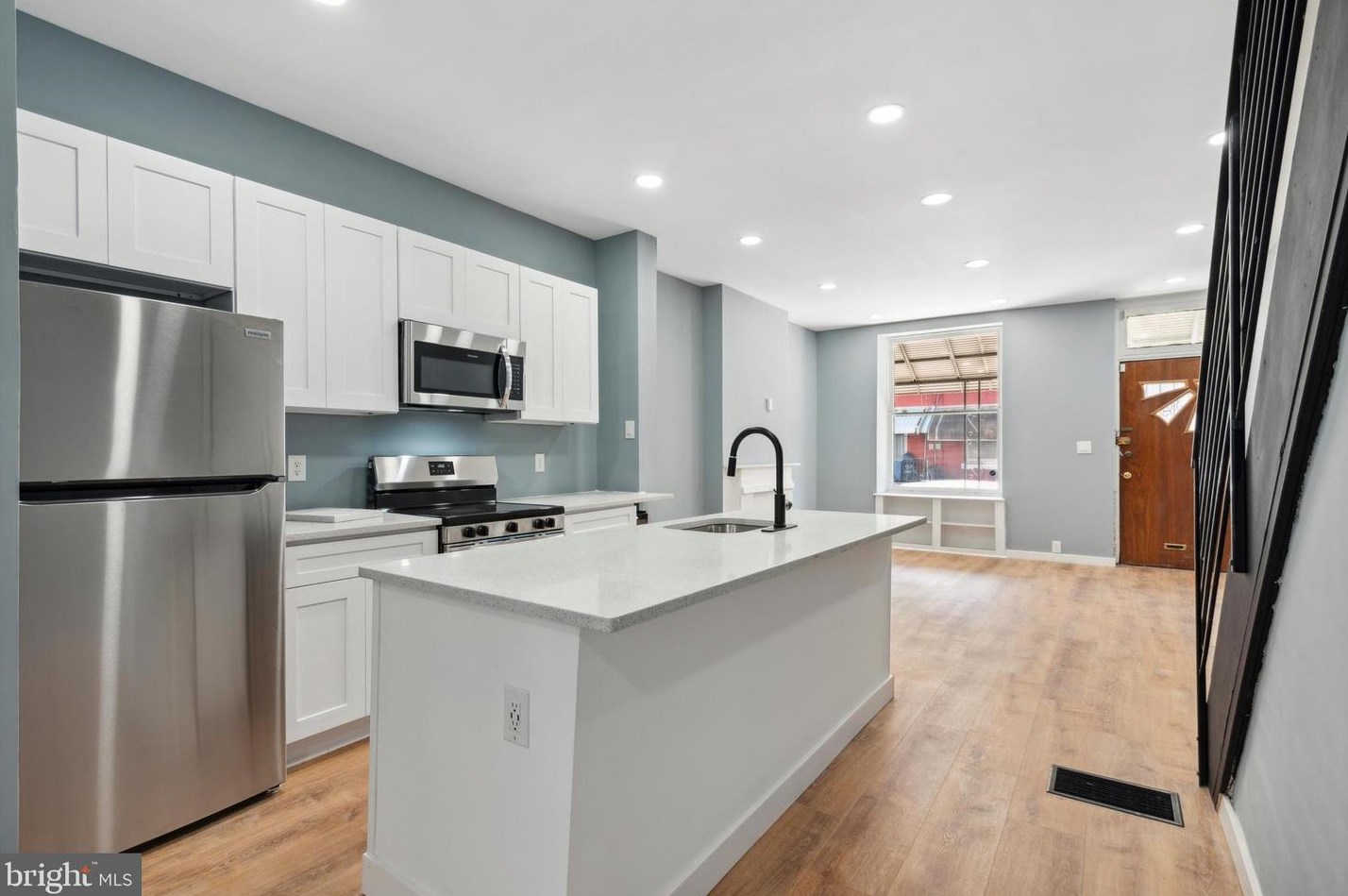 2523 Montgomery Ave, Philadelphia PA  19121-2613 exterior